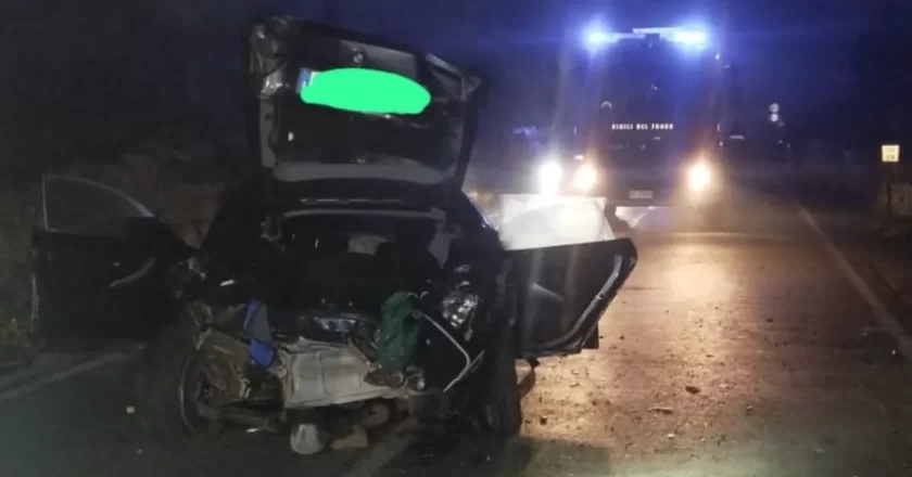 Incidente all’alba sulla statale 172: auto e moto coinvolte, strada chiusa