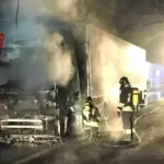 Maxi incidente sull’A1 tra Calenzano e Direttissima: camion in fiamme