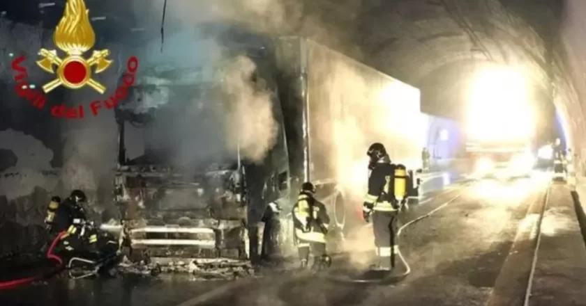 Maxi incidente sull’A1 tra Calenzano e Direttissima: camion in fiamme