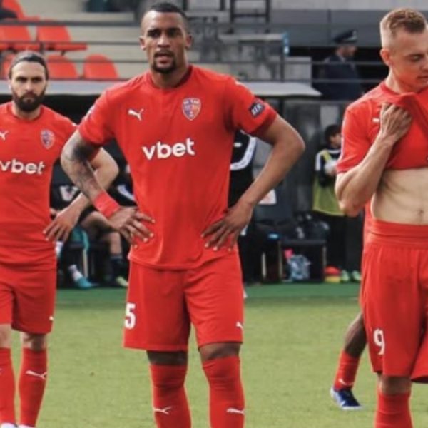 Calcio in lutto, il campione è morto precipitando dalla finestra. Tutti sotto choc