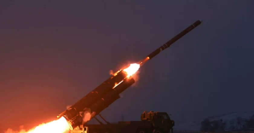 Seul accusa Pyongyang: missile lanciato verso il Mar del Giappone, cresce la tensione in Asia