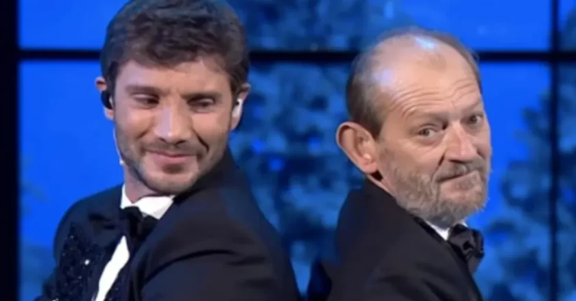 Stefano De Martino in lacrime al funerale del padre Enrico: «Ora danza in cielo»