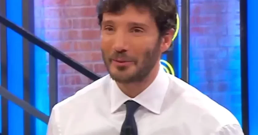 Affari Tuoi, Stefano De Martino in lacrime: quel dettaglio sulla morte del padre che non è passato inosservato