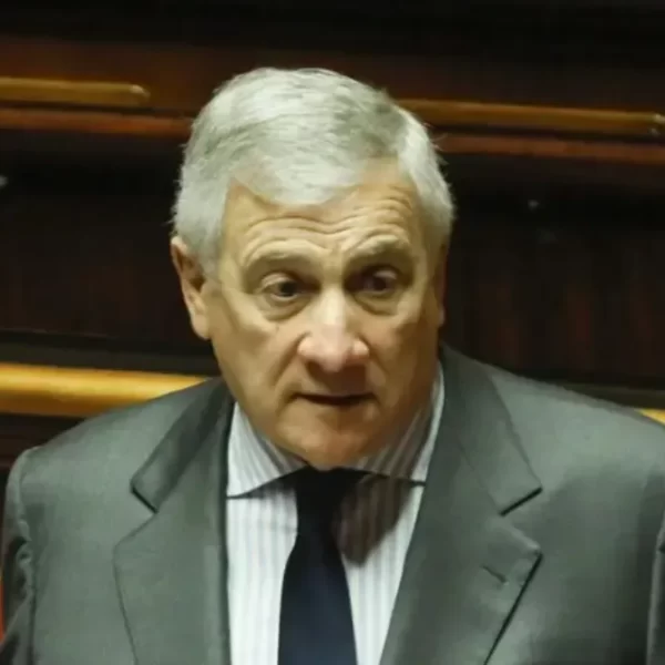 Iran convoca l’ambasciatrice italiana dopo le parole di Tajani sui Pasdaran
