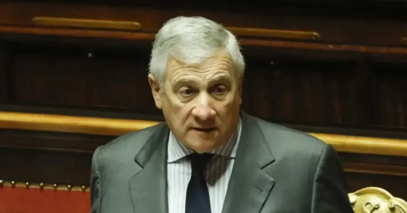 Attacco Usa-Israele all’Iran, Tajani: “Italiani non escano di casa, pronti a evacuare”