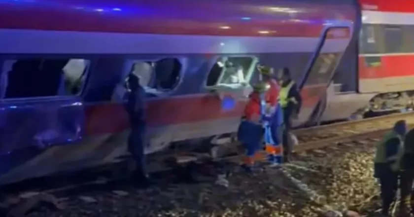 Scontro tra due treni in Spagna, salgono a 39 le vittime del deragliamento