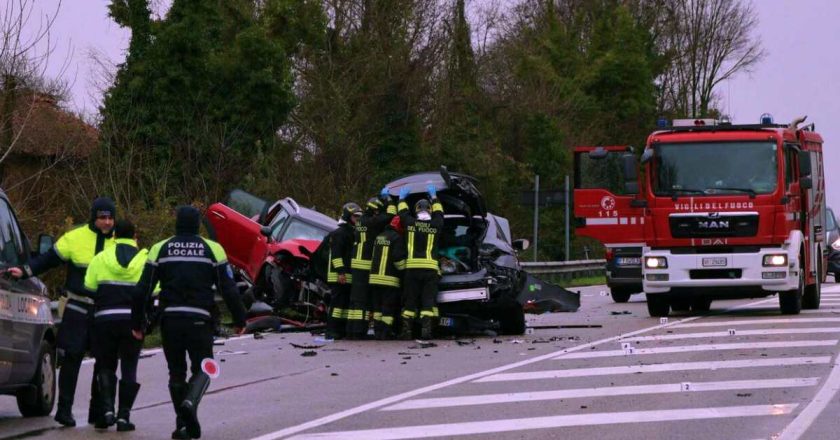 Italia, incidente tremendo: è strage! Tutto bloccato sui due lati di marcia