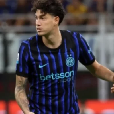 Bastoni fischiato a Lecce dopo il caso Juve: la reazione della panchina dell’Inter e le parole di Chivu