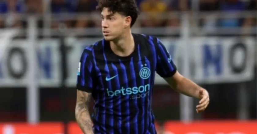 Bastoni fischiato a Lecce dopo il caso Juve: la reazione della panchina dell’Inter e le parole di Chivu