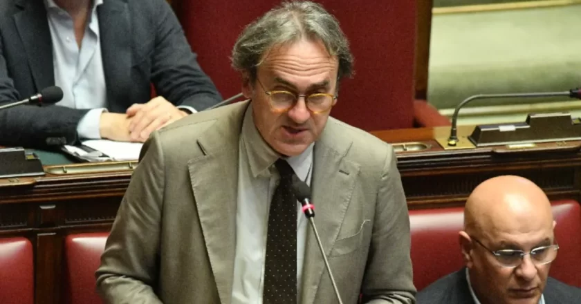 Angelo Bonelli minacciato di morte: lettere choc