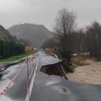 “Lasciate subito le abitazioni”. Allarme in Italia, il fiume esonda: appello drammatico del sindaco