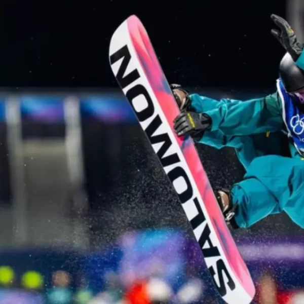 Olimpiadi invernali, Cam Bolton si rompe il collo in allenamento: trasportato in elicottero a Milano