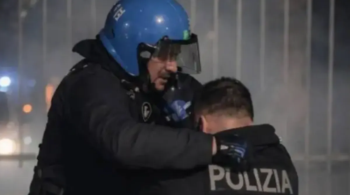 Askatasuna, chi è il 22enne arrestato per l’aggressione al poliziotto: la madre rompe il silenzio