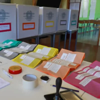 Referendum giustizia 22-23 marzo 2026: sondaggi in bilico tra Sì e No