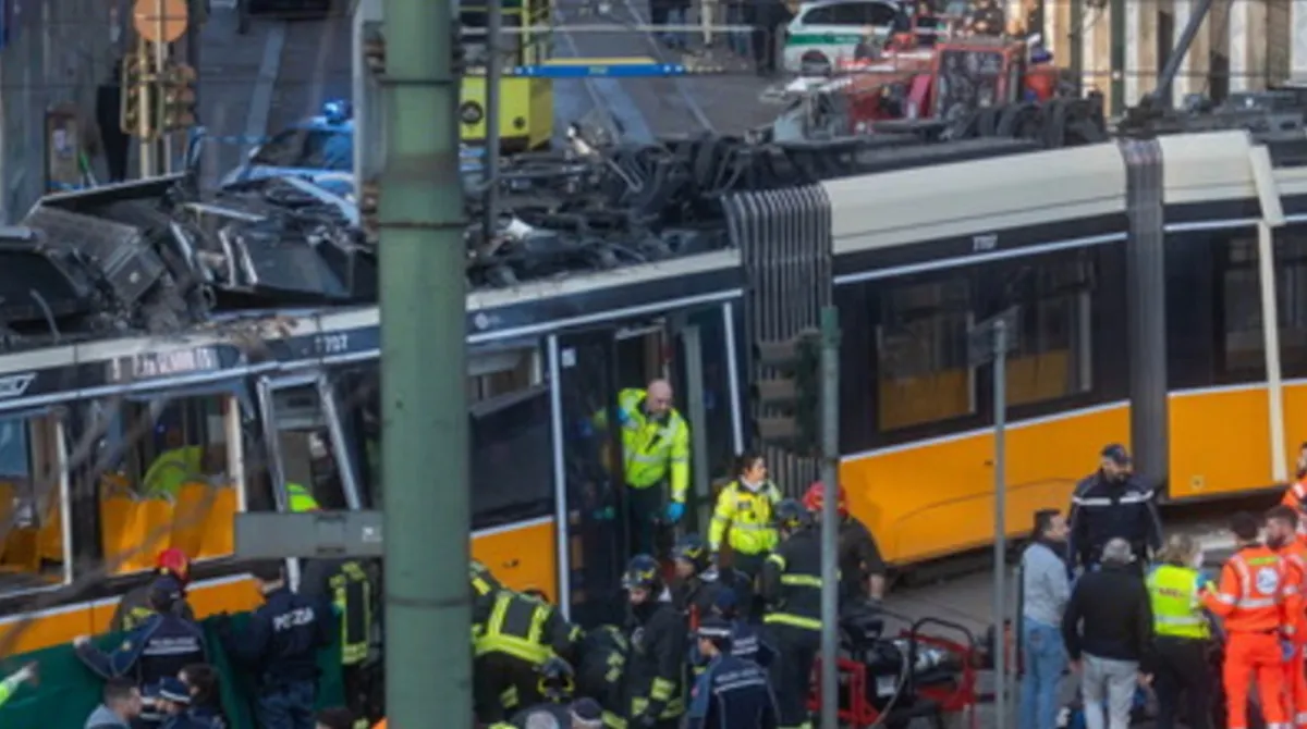 Incidente tram Milano, ipotesi malore dell’autista: cosa emerge dalle indagini tram (1)