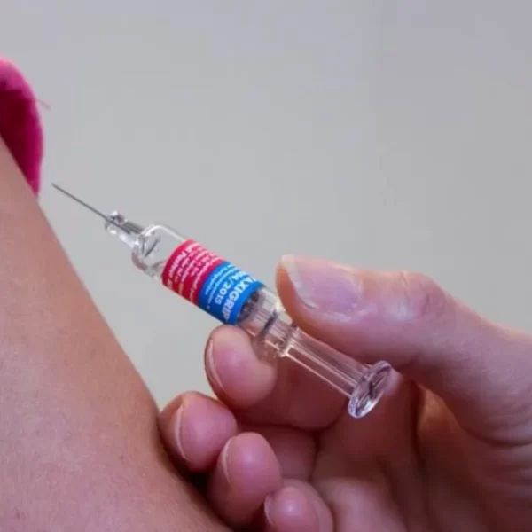 Certificati no vax, sentenza storica del Tribunale di Terni: tutti assolti