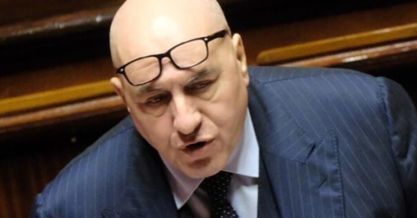 “Sull’orlo dell’abisso”. Guerra in Iran, il ministro della Difesa Guido Crosetto parla al Senato