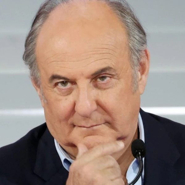 Mediaset cambia programmazione del 3 marzo: stop a La Ruota della Fortuna, quando torna in Tv Gerry Scotti