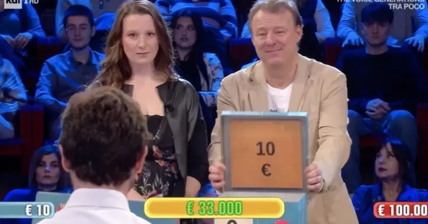 Affari Tuoi, Sergio vince 33mila euro con il pacco da 10 euro — De Martino lo manda da Gerry Scotti