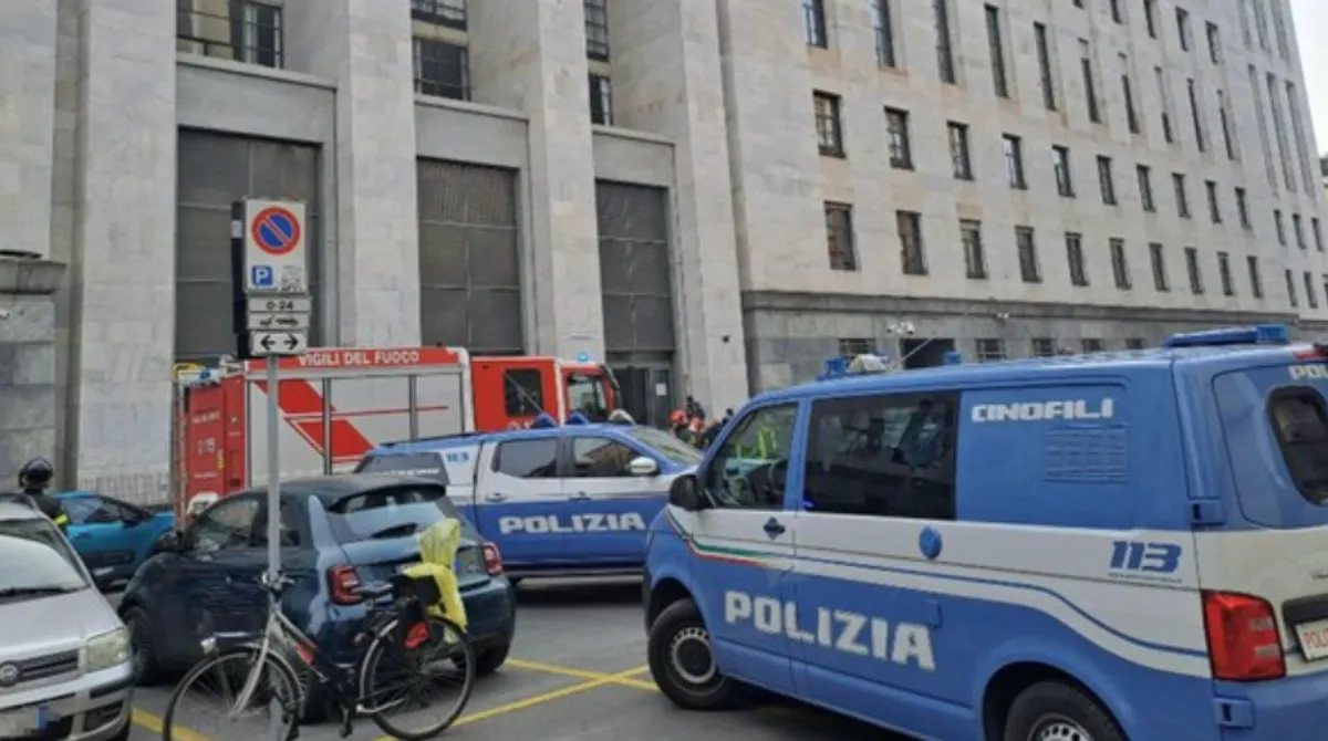 Allarme bomba al Tribunale di Milano, evacuato il Palazzo di Giustizia allarme