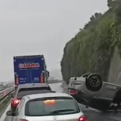 Incidente in autostrada, politico si ribalta con l’auto: paura sulla A20