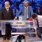 Affari Tuoi, gaffe clamorosa in diretta: De Martino scoppia a ridere