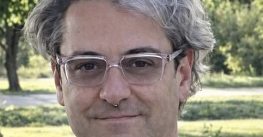 Auto contro un albero nella notte: morto Diego Cretti, comunità sotto choc