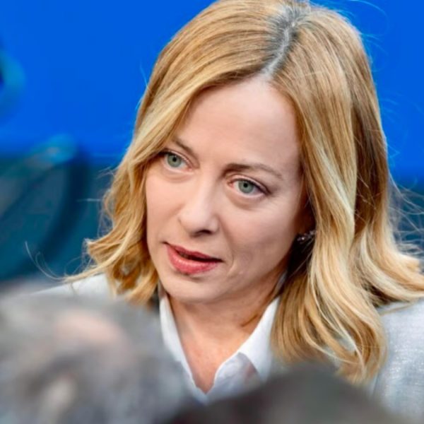 Bollette, Meloni: “Pronta ad aumentare le tasse a chi specula sui prezzi dell’energia”
