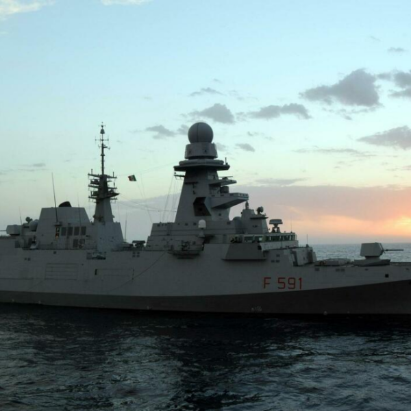 Guerra, 160 militari italiani partiti da Taranto