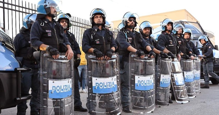 Guerra in Iran, a Milano cortei e proteste in piazza