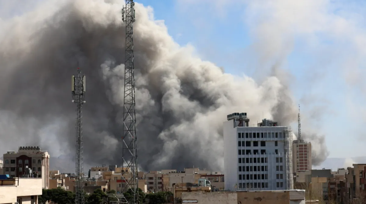 Iran, ucciso Khamenei: Putin condanna, Trump pronto a parlare con la nuova leadership. Si muove la portaerei francese iran (1)