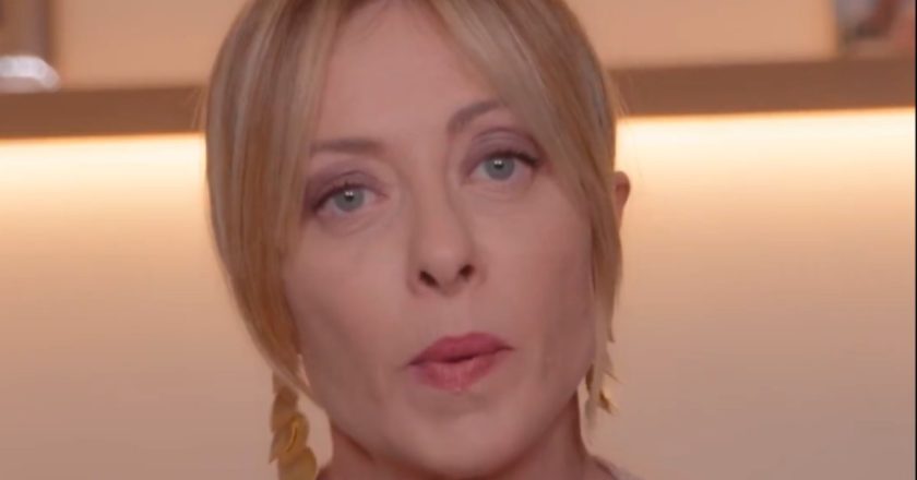 Meloni: “Non siamo in guerra, ma proteggeremo il benessere degli italiani”