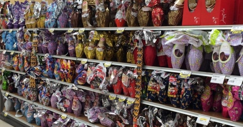Allerta uova di Pasqua, scatta il ritiro immediato dai supermercati: i prodotti coinvolti