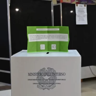 Referendum giustizia, affluenza al 14,8% alle ore 12 — denunciate irregolarità