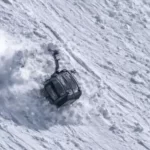 Svizzera, cabina dell’ovovia precipita per il vento: un morto e diversi feriti