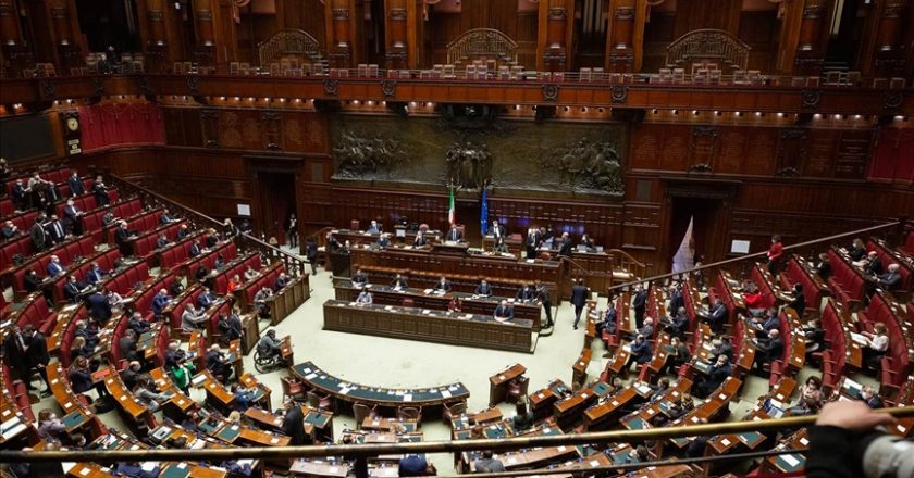 “Indagato!”. Terremoto nella politica italiana: salta nome pesante