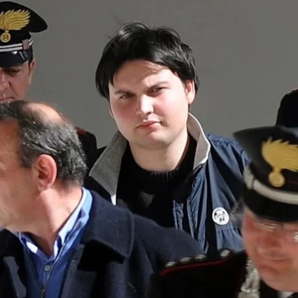 Garlasco, l’avvocato di Marco Poggi: “Si è creato un clima tossico”. E chiarisce dove vive oggi