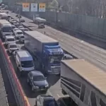 Schianto in autostrada: uomo perde la vita, dramma in galleria