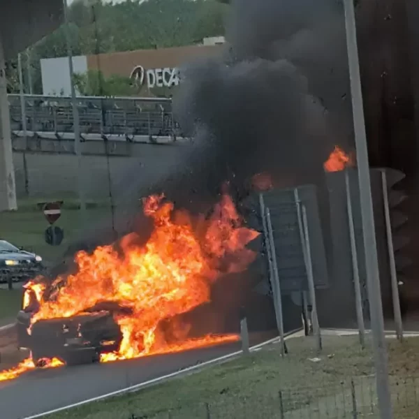 Auto in fiamme a Fiume Veneto, cos’è successo e come sta il conducente