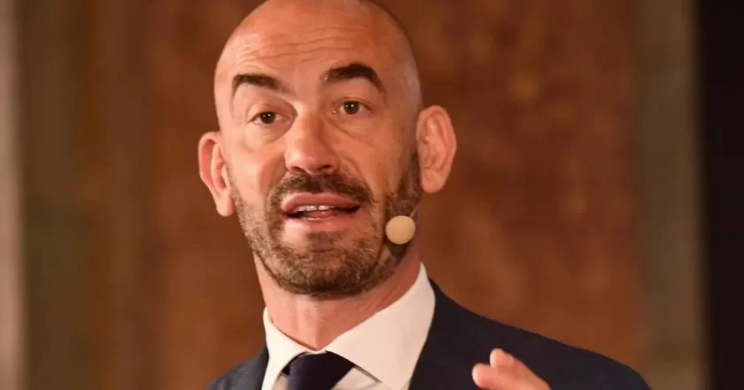 Virus marino CMNV negli umani: scoperta choc, sintomi oculari gravi e rischio cecità