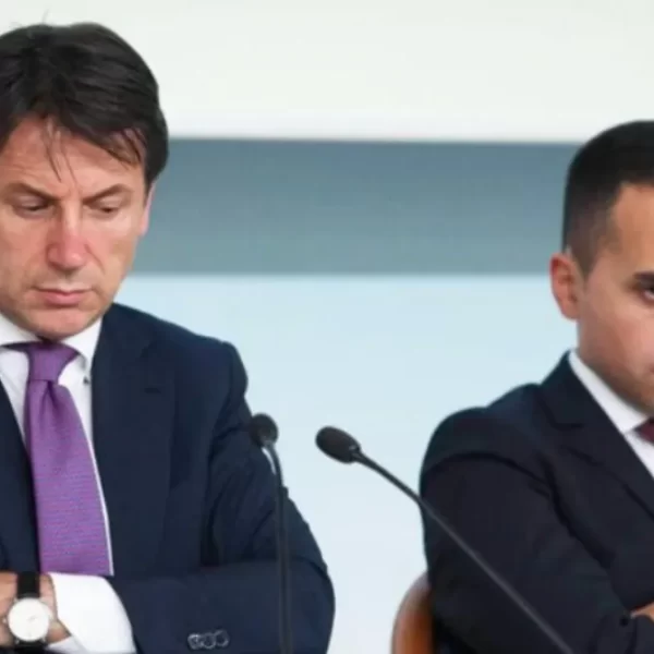 Conte pubblica il libro e Di Maio lo attacca: guerra aperta