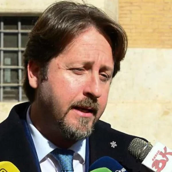 Addio e “avvertimento”. Nuova grana per Meloni: un big lascia il partito