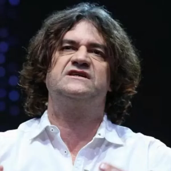 Massimo Bagnato arrestato per stalking: il comico fermato sotto casa dell’ex compagna a Roma