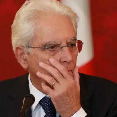 Mattarella al Forum Ambrosetti: «I successi dell’Ue sono indiscutibili, per questo osteggiati. Basta indugi, a rischio l’economia mondiale»
