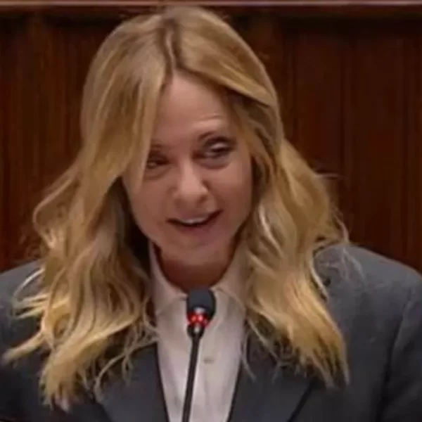 Meloni sulla crisi internazionale: “Siamo a un punto critico, ma lavoriamo per la pace”