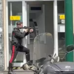 Trenta ostaggi liberati, dove sono i banditi: Napoli con il fiato sospeso