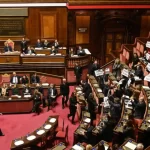 Pd nel caos: tensione alle stelle in Aula, sfiorata la rissa tra senatori