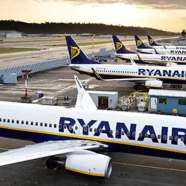 Choc negli aeroporti italiani: cherosene limitato, rischio voli ridotti fino al 10 aprile