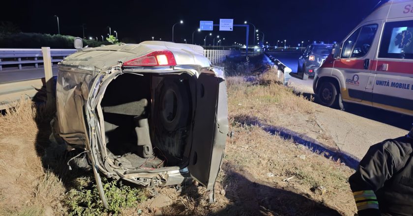 Drammatico incidente stradale nella notte. Il bilancio è di un morto e quattro feriti