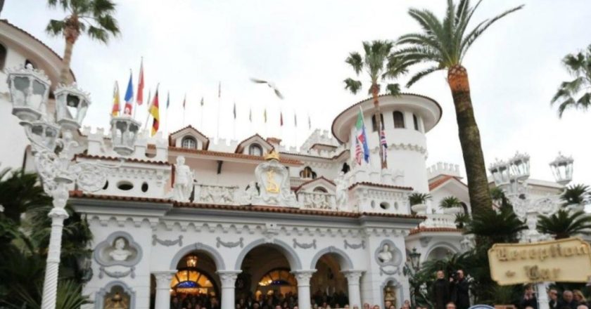 “Non dormiamo la notte, i nostri figli ci chiedono se…”: lo sfogo dei dipendenti del “Castello delle Cerimonie”